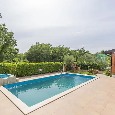 Stylish With Swimming Pool In * Visnjan