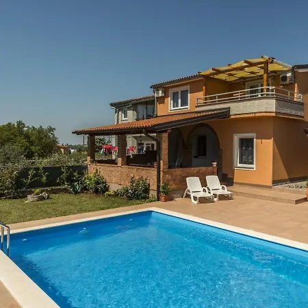 Stylish With Swimming Pool In Apartment *